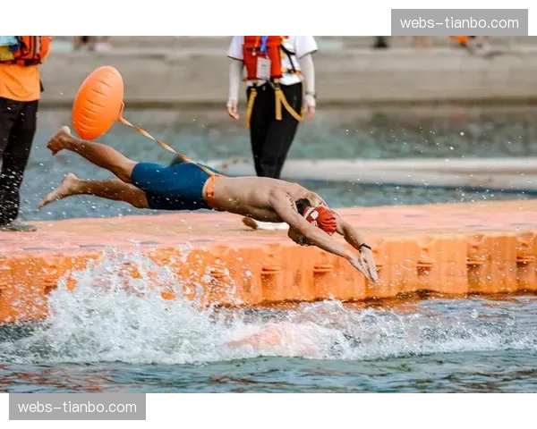 观点：为保护运动员，公开水域游泳是否应强制配备实时生命体征监测设备？